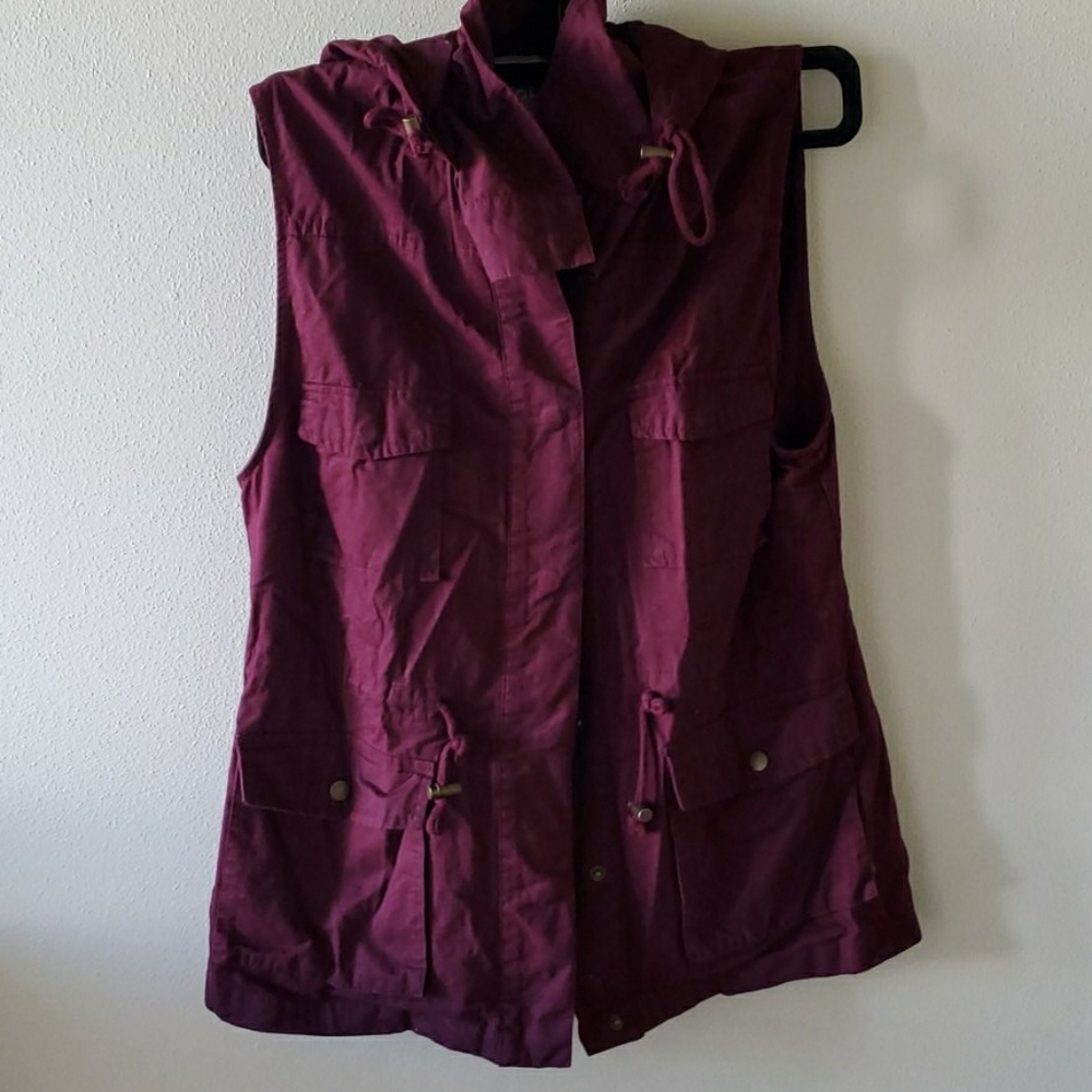 hooded maroon vest
